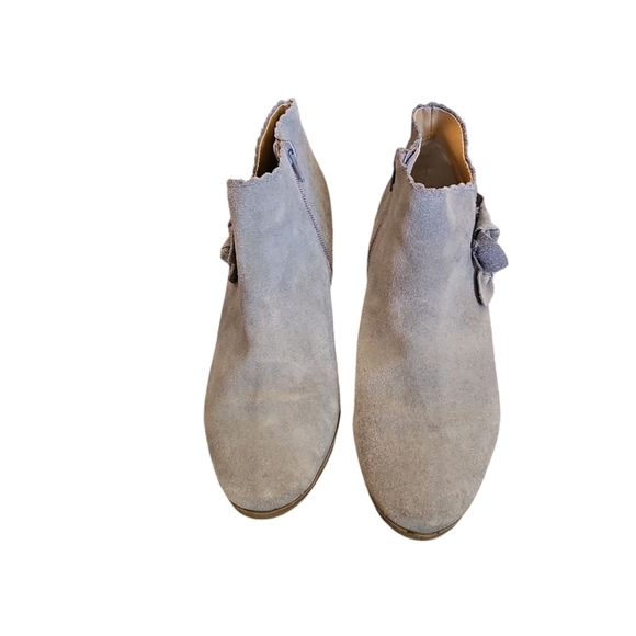 Jack Roger's Dove gray suede ankle booties sz 8 boots bows - Picture 3 of 6